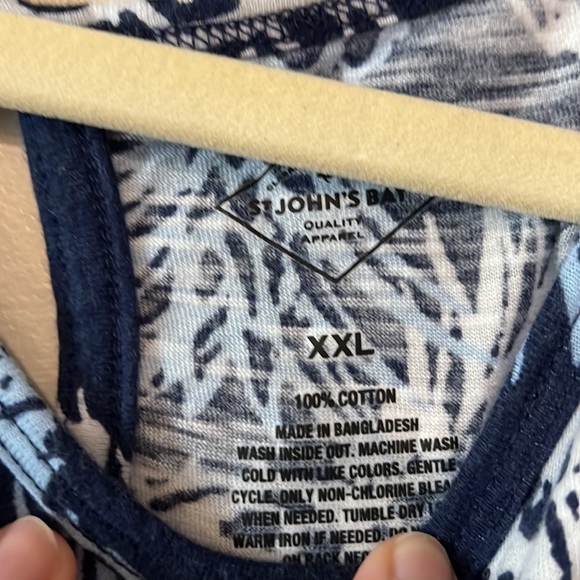 Keyhole Back Tank - Picture 2 of 3